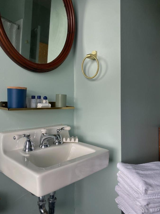 Atlantic Inn New Shoreham Bagian luar foto