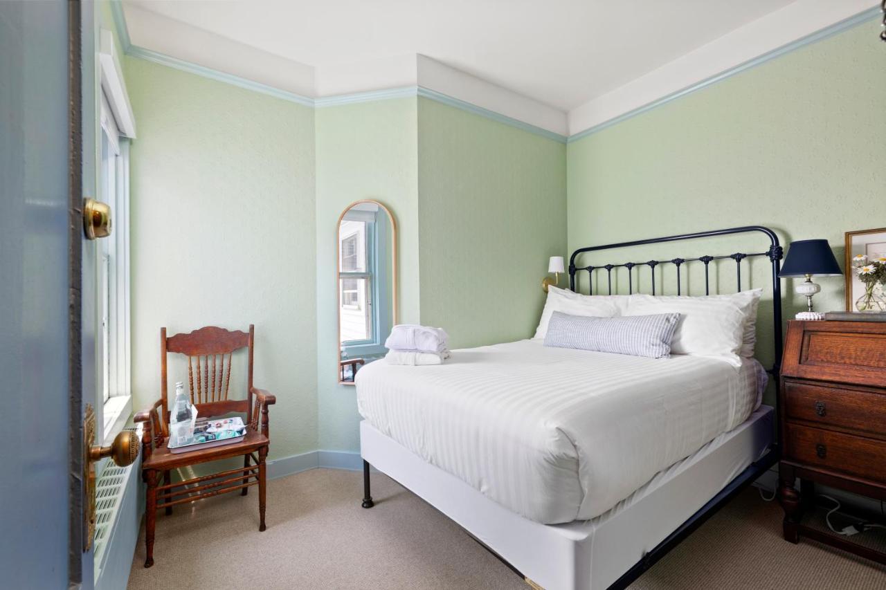 Atlantic Inn New Shoreham Bagian luar foto
